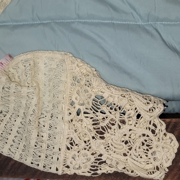 Umgee Cream/Beige Lace LS Tunic. Women's (L) Great/Gently Used Condition.‎ - Picture 5 of 5